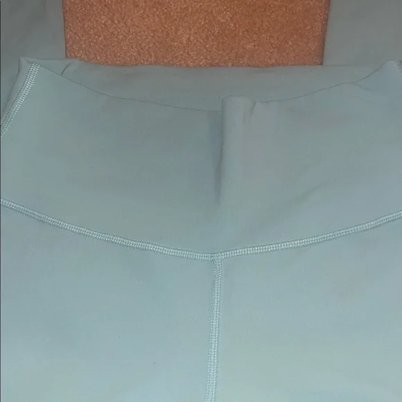 ALO Yoga Sky Blue Leggings in excellent condition - Picture 6 of 15